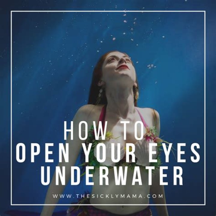 Can you open your eyes underwater with contacts in?
