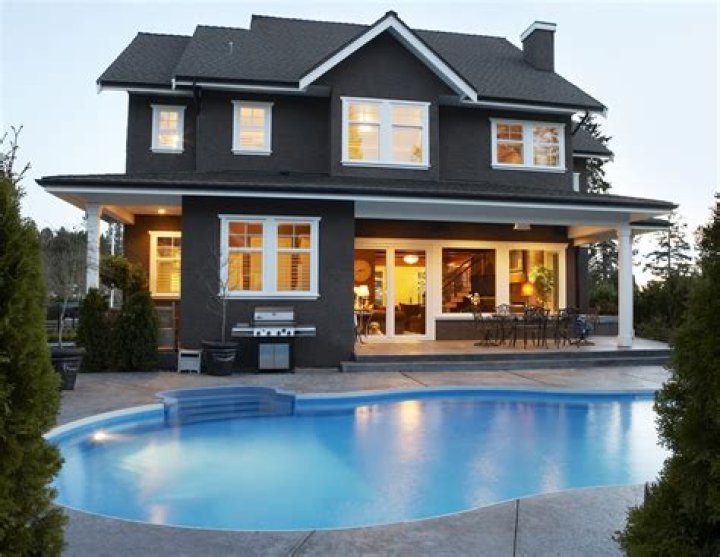 Can you rent a house with a pool?
