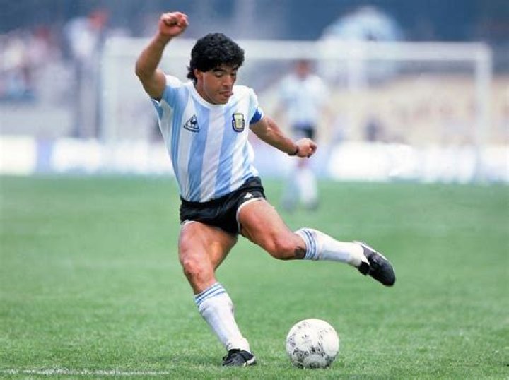 Diego Maradona - Trivia, Family, Bio