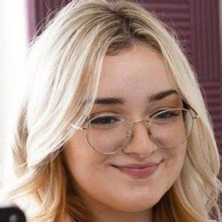 Emily Shaw - Age, Family, Bio