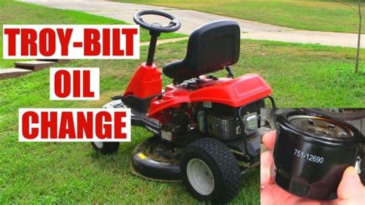 How much oil does a Troy Bilt Storm 2620 take?