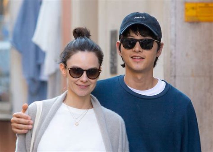 Katy Louise Saunders - Age, Family, Bio