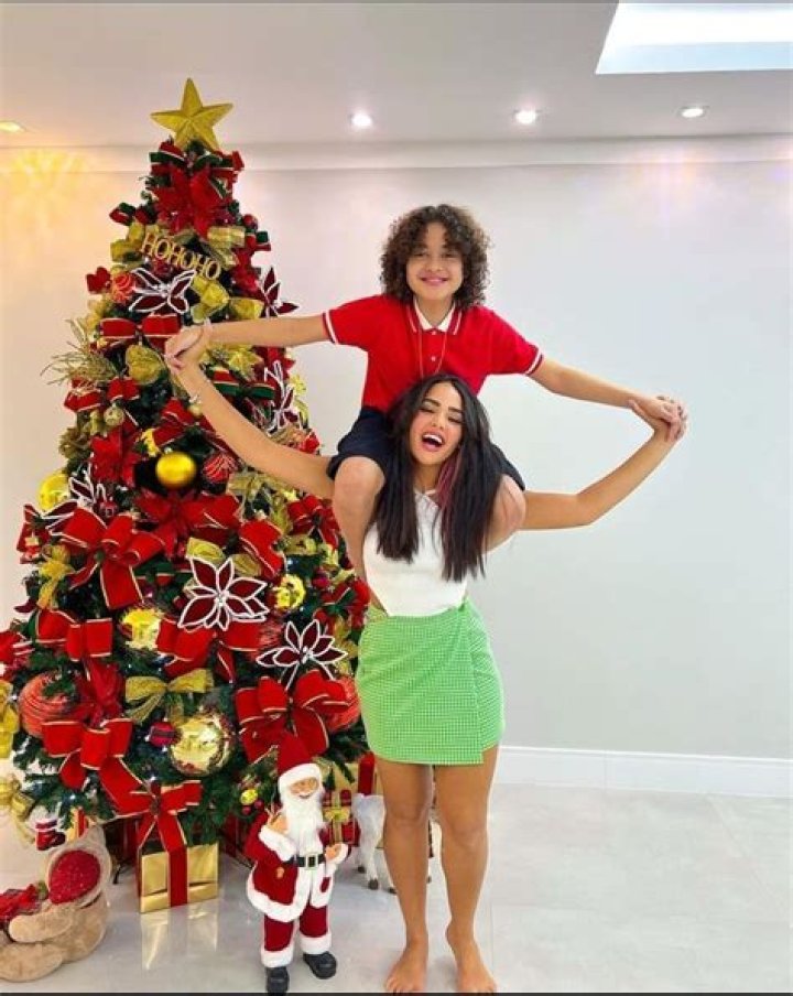 Lorrayne Oliveira - Age, Family, Bio