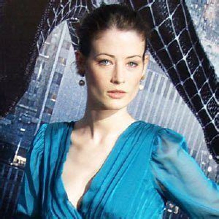 Lucy Gordon - Trivia, Family, Bio