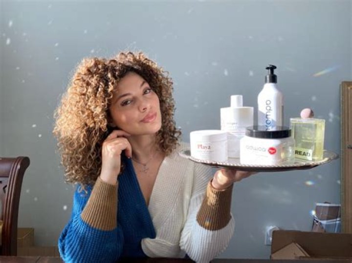 Manes by Mell - Age, Family, Bio