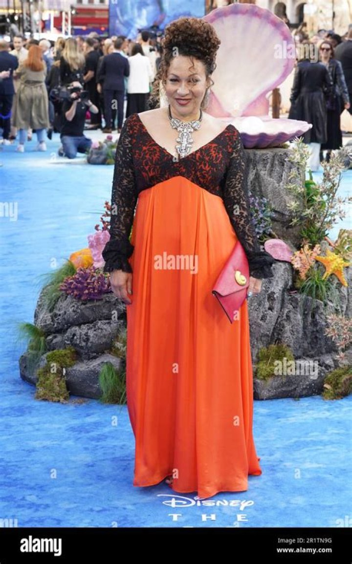 Martina Laird - Age, Family, Bio