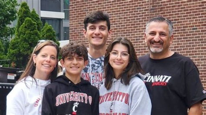 Nyvi Estephan - Age, Family, Bio