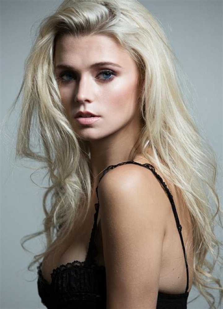 Raina Lawson Bio (Wiki) 