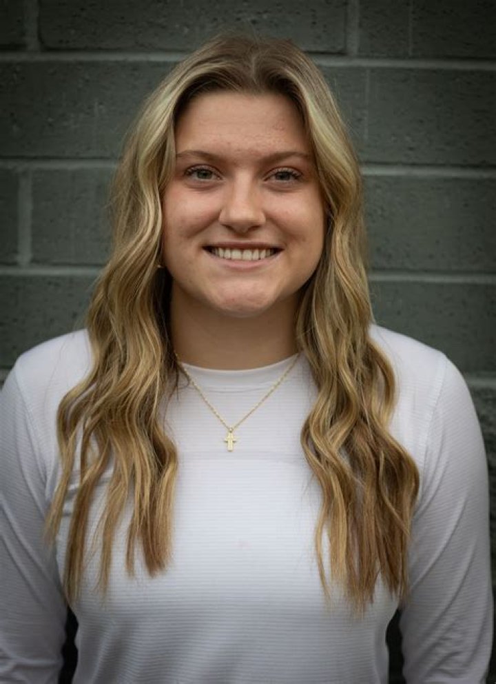 Stephanie Cole - Age, Family, Bio